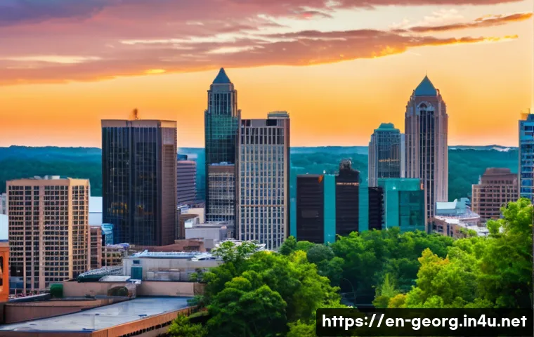 조지아에서 촬영된 유명 영화 - A vibrant urban film set in downtown Atlanta during golden hour, showcasing a diverse film crew bust...